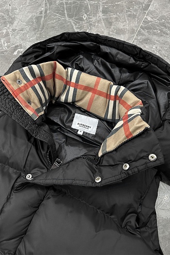 Чёрный жилет Burberry London England logo-patch   