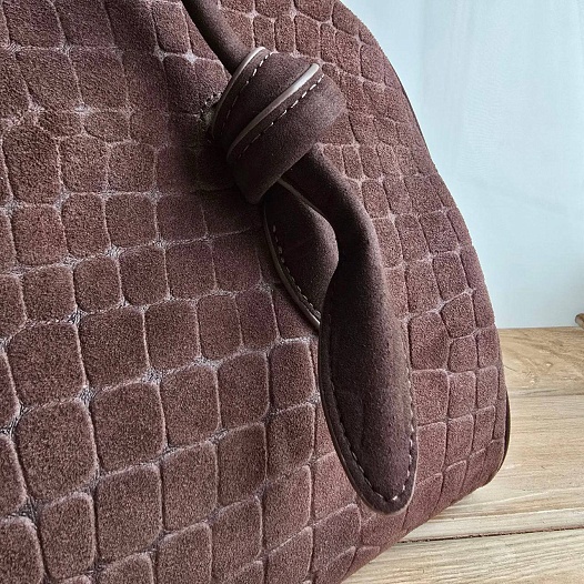 Замшевая сумка Jacquemus The Turismo Soft 38x23 см   