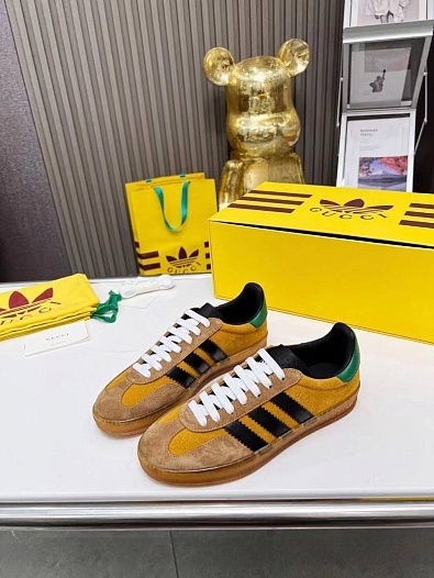 Женские кроссовки Gucci x Adidas Gazelle Collaboration - Orange   