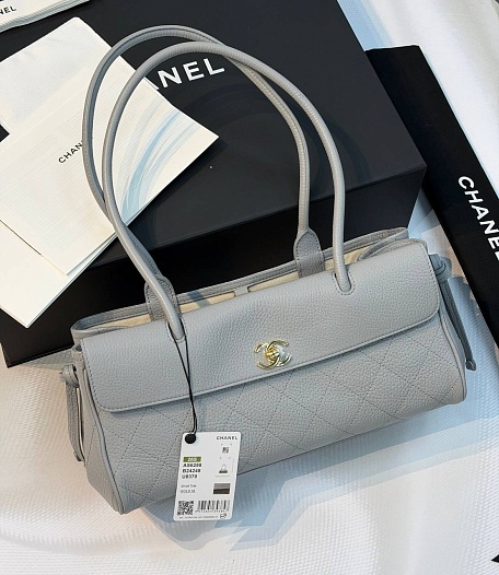 Кожаная сумка Chanel Shopping premium 15x32x11.5 см   