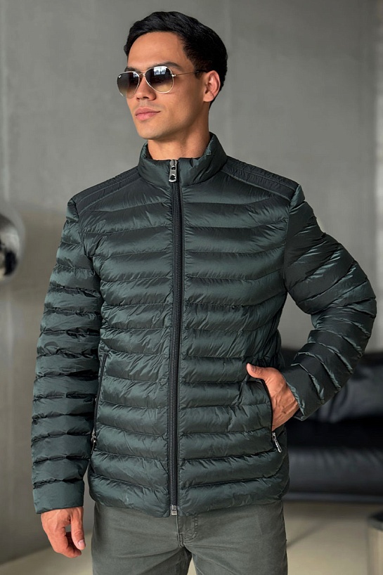 Мужская зелёная куртка Moncler logo-patch