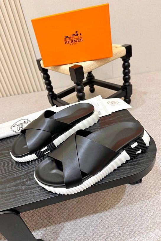 Кожаные шлёпанцы Hermes Infra