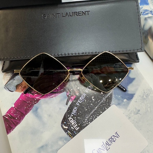Солнцезащитные очки Yves Saint Laurent   