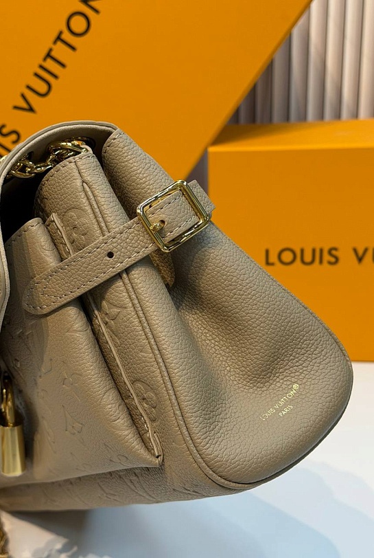 Кожаная сумка Louis Vuitton Anytime Flap premium 29.5x18.5x9.5 см