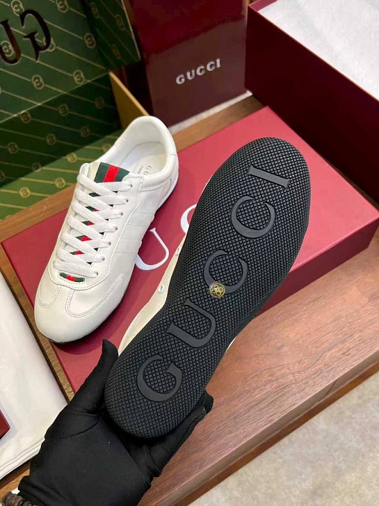 Женские кожаные кроссовки Gucci GG Shift premium