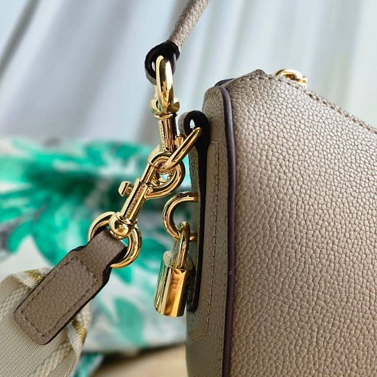 Женская кожаная сумка Marc Jacobs Drifter 25x17 см - Beige