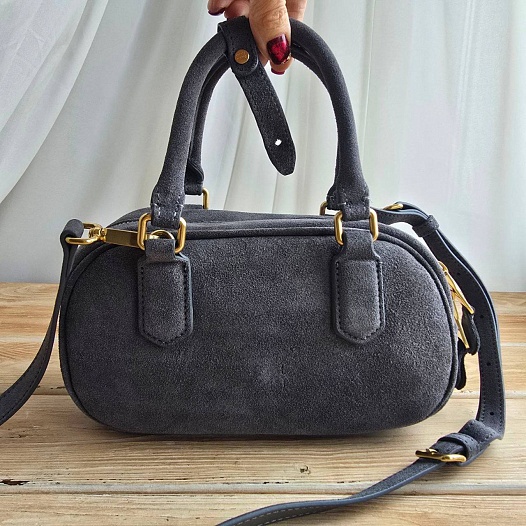 Замшевая серая сумка MIU MIU 23x13 см   