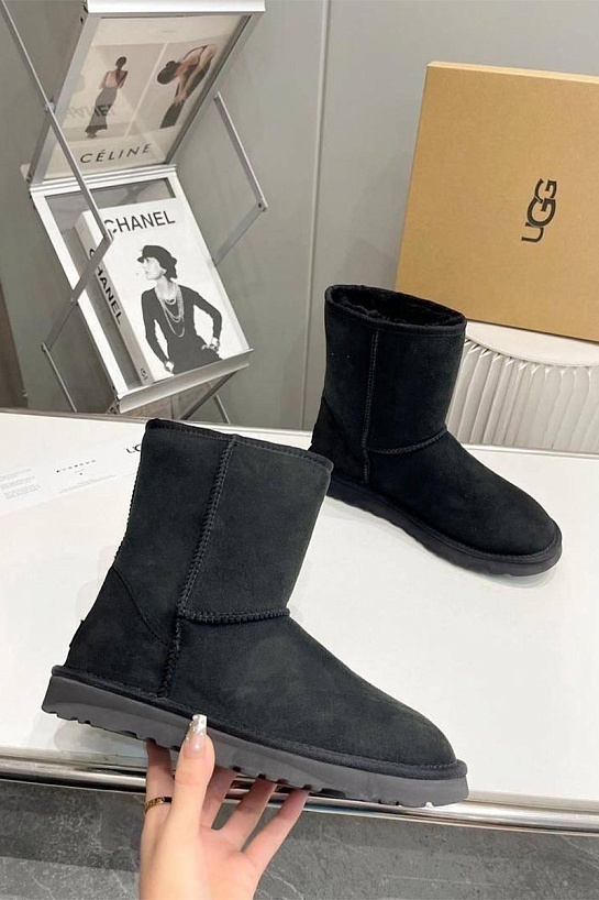 Мужские чёрные ботинки UGG Classic