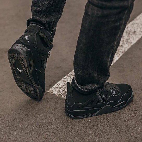 Кроссовки Nike Air Jordan 4 Retro "Black Cat" premium