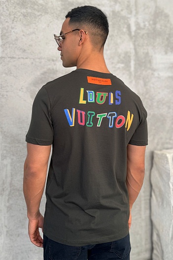 Тёмно-зелёная мужская футболка Louis Vuitton x NBA Collaboration   