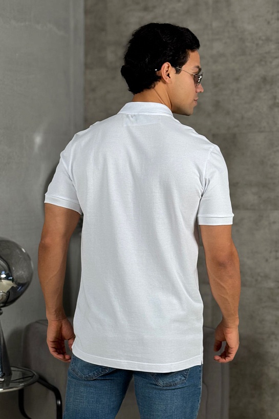 Мужское поло Lacoste белого цвета