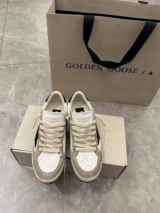Женские кожаные кроссовки Golden Goose Ball Star Premium - Black / White