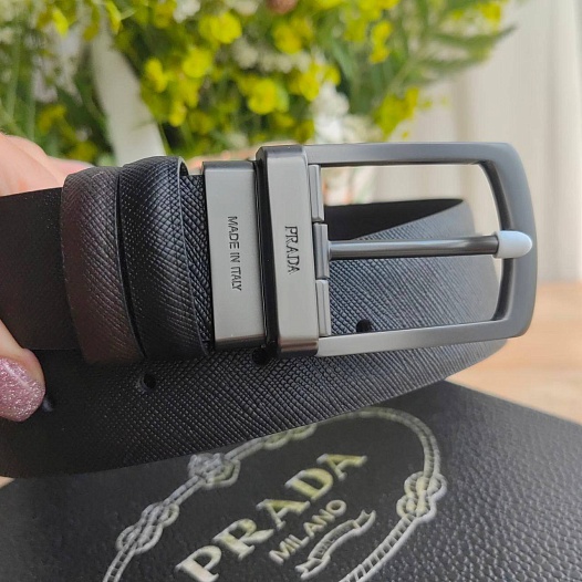 Двусторонний кожаный ремень Prada (ширина 4 см, длина 100 / 105 см)   