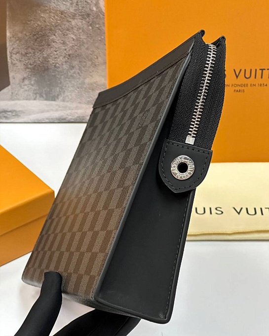 Клатч Louis Vuitton Pochette Voyage MM Damier Graphite Canvas Premium 27x21x6 см
