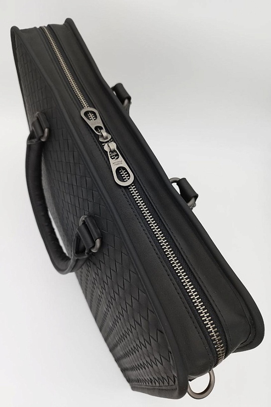 Кожаная сумка чёрного цвета Bottega Veneta 40x30 см