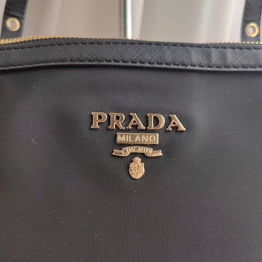 Нейлоновая сумка-шоппер Prada 35x28 см   