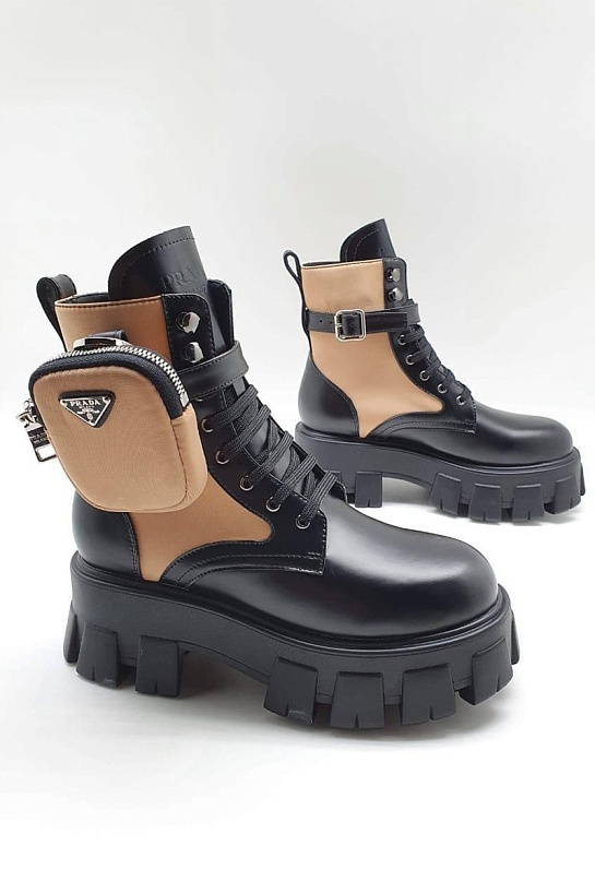 Кожаные женские ботинки Prada - Black / Beige