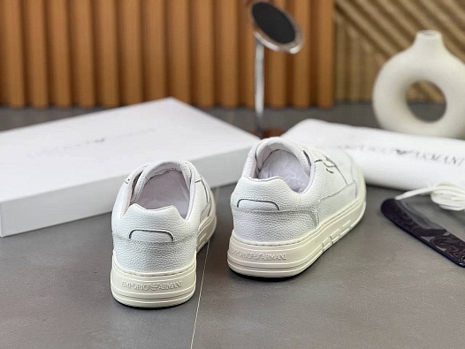 Кожаные кроссовки Emporio Armani белого цвета   