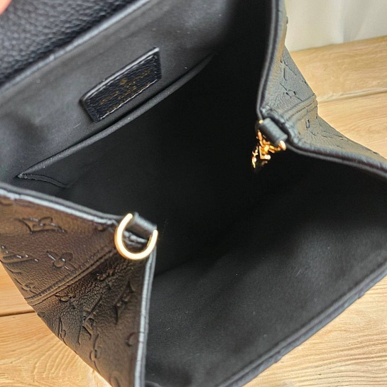 Кожаный рюкзак Louis Vuitton Monogram Empreinte 22x22 - Black