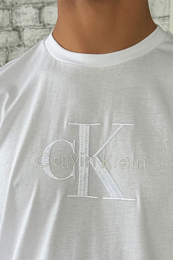 Футболка белого цвета Calvin Klein embroidered-logo   