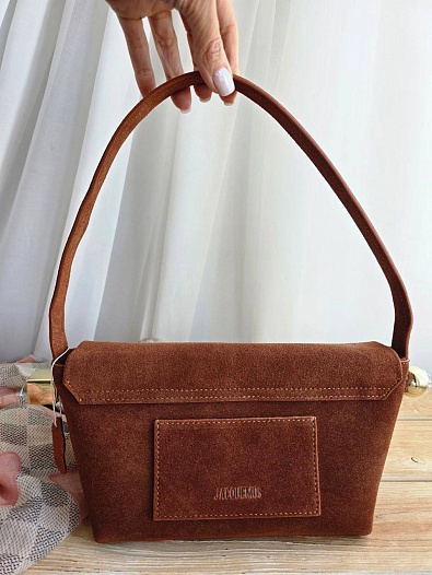 Замшевая сумка Jacquemus The Rond Carre 26x16 см   