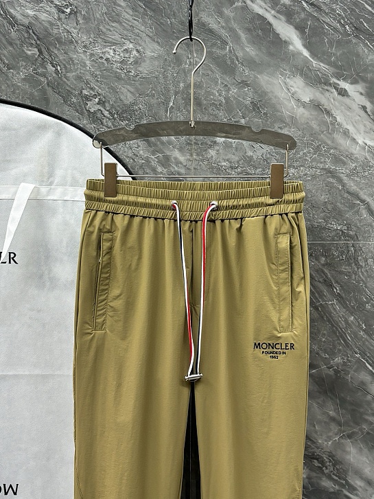 Мужские штаны цвета хаки Moncler Premium