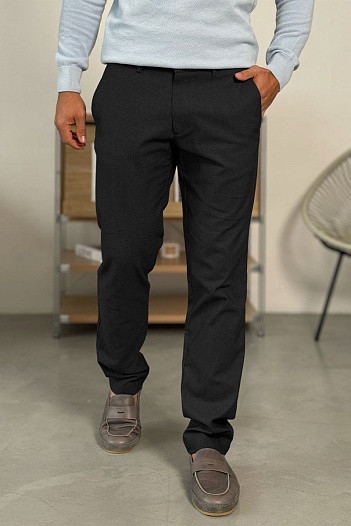 Мужские брюки Hugo Boss чёрного цвета   