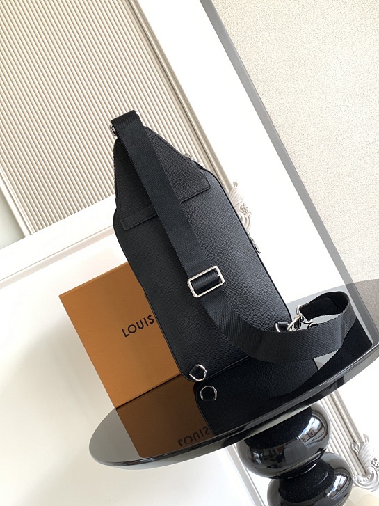 Кожаная сумка Louis Vuitton Avenue Sling Premium 31x20x7 см