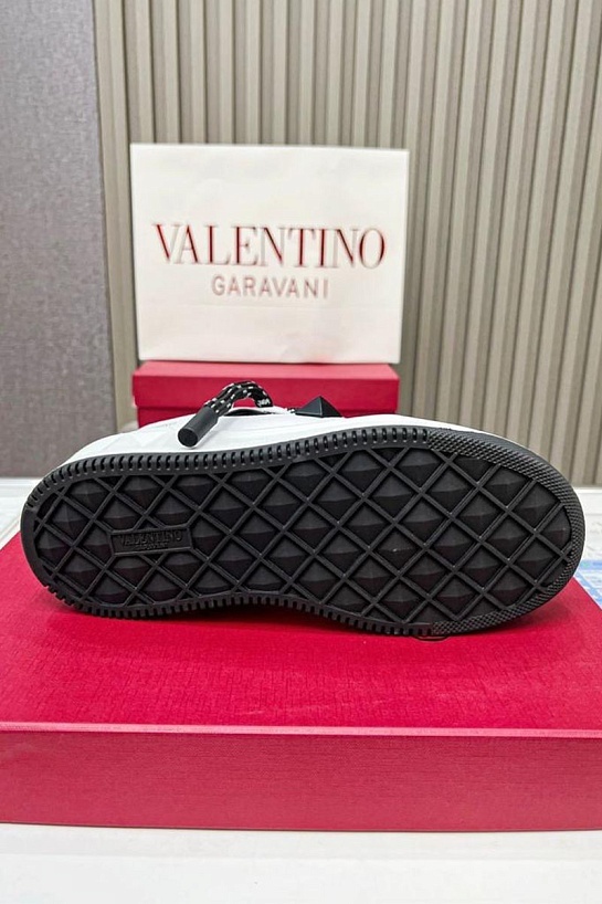 Кожаные кроссовки Valentino One Stud XL - White / Black