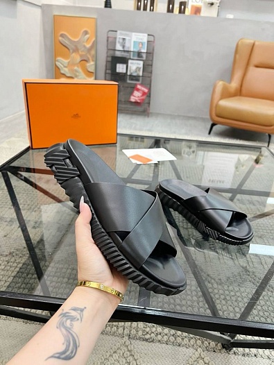 Кожаные шлёпанцы Hermes Infra - Black   