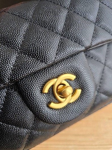 Кожаная сумка Chanel Burgundy Quilted 20x13 см   