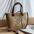 Cумка Loewe Anagram tote бежевого цвета 23x23 см