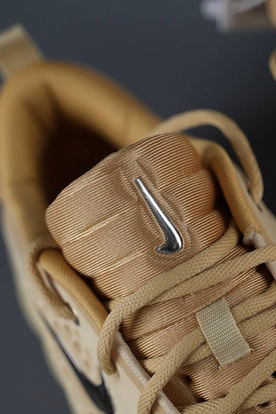 Кроссовки Nike Mind 002