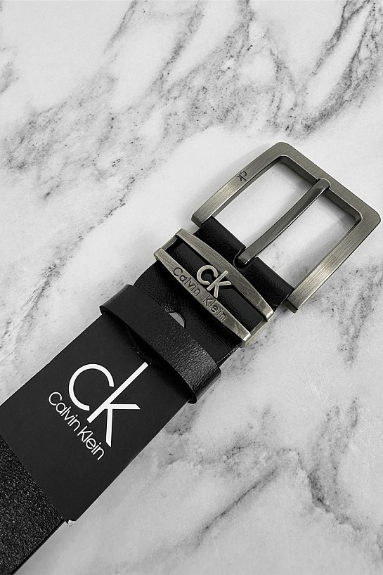 Мужской кожаный ремень Calvin Klein чёрного цвета