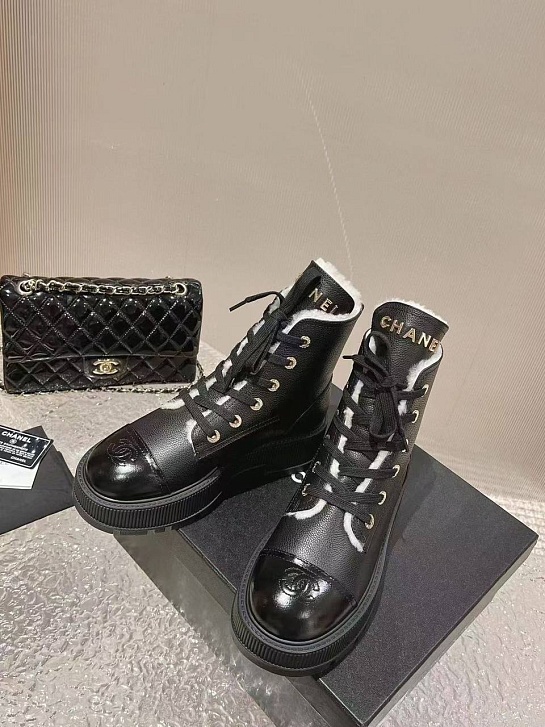 Женские кожаные ботинки с мехом Chanel Premium