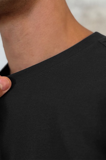 Чёрная мужская футболка Emporio Armani 7   