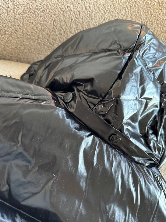 Женский чёрный жилет Moncler