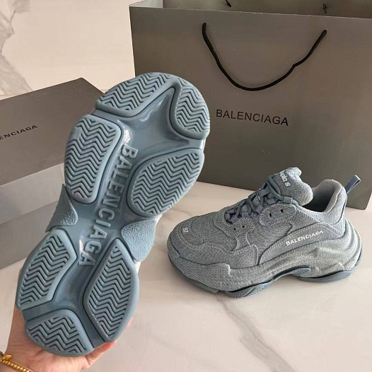 Женские кроссовки Balenciaga Triple S Premium - Grey   