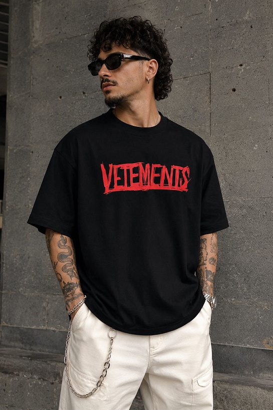 Чёрная оверсайз футболка Vetements world tour