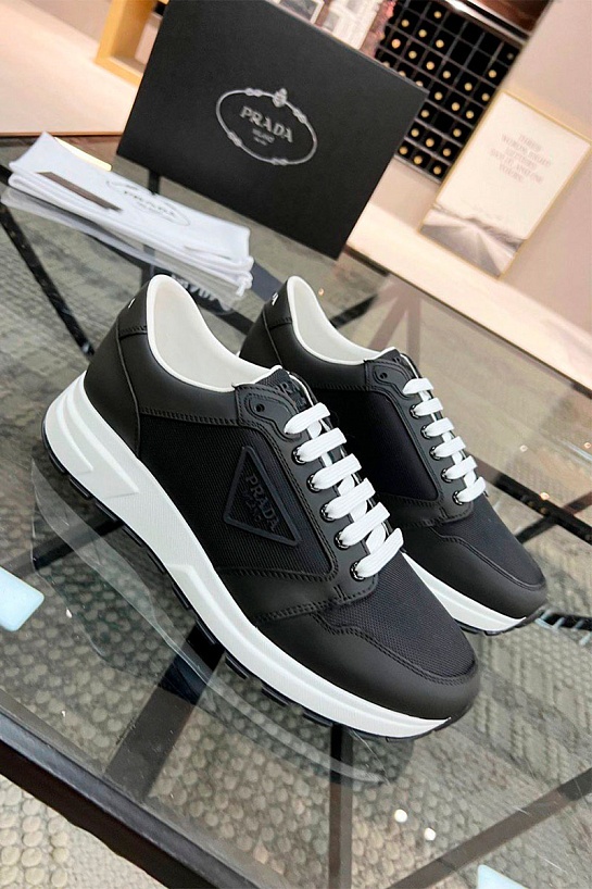Мужские кожаные кроссовки Prada