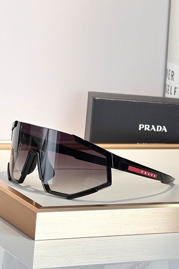 Солнцезащитные очки Prada Linea Rossa   
