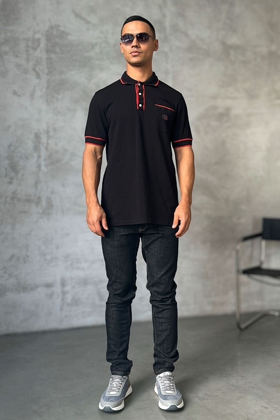 Мужское поло чёрного цвета Gucci logo-patch