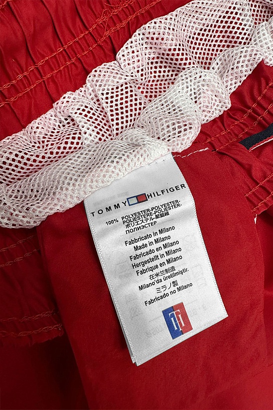 Мужские шорты Tommy Hilfiger красного цвета
