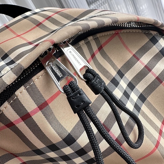 Нейлоновый рюкзак Burberry Vintage Premium 42.5x30.5x14.5 см