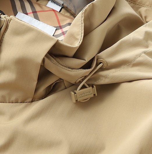 Мужская бежевая ветровка Burberry   