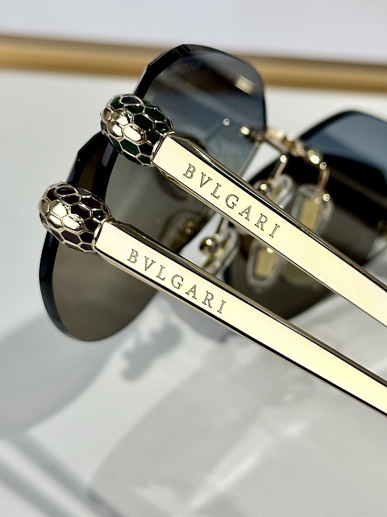 Солнцезащитные очки Bvlgari Serpenti