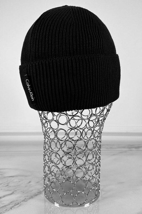 Чёрная шапка Calvin Klein Jeans monologo patch