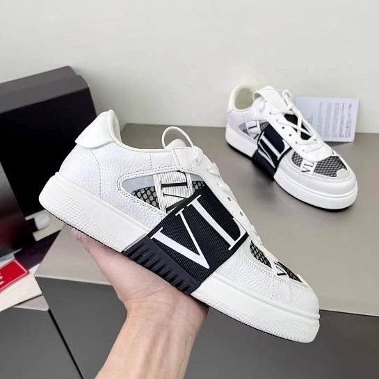 Женские комбинированные кроссовки Valentino "VLTN" - White / Black