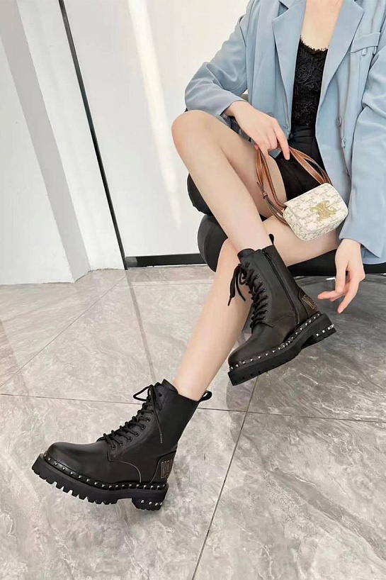 Женские кожаные ботинки Valentino