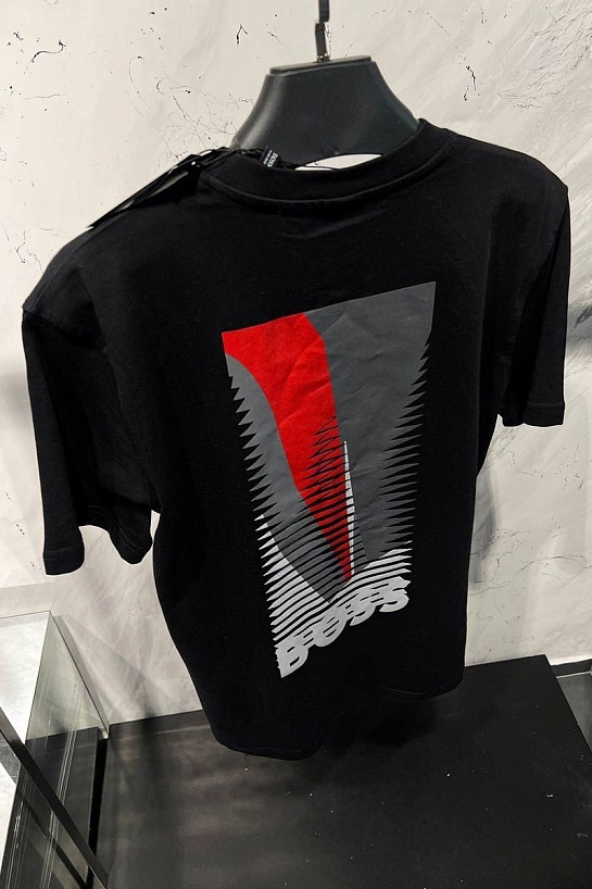 Мужская чёрная футболка Hugo Boss